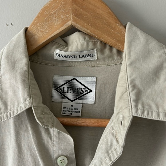Levi's Vintage Diamond Label Neutral Tan Short Sleeve Button Down (read) - Picture 2 of 13